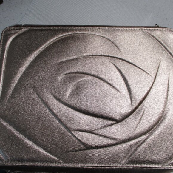 Lancome Holiday 2024 Rose Gold Palette and Makeup Storage Folio - Picture 10 of 10